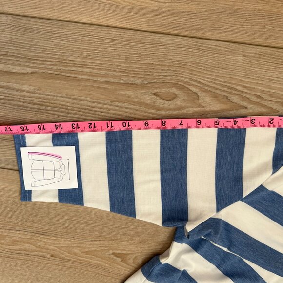 La Madona Blue & White Striped V-Neck Tee w/ Lace-Up Detail - Casual Chic! Sz M - Picture 12 of 14